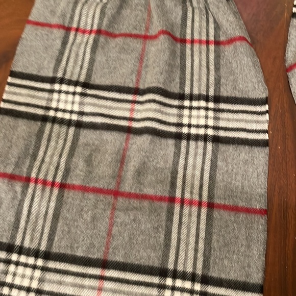 Lord & Taylor nwot gray stripe fringed scarf - Picture 3 of 5